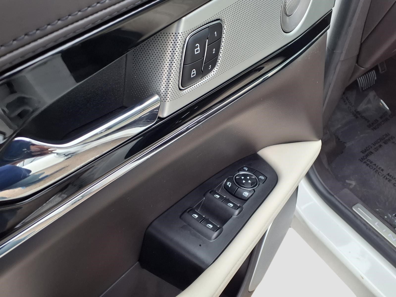2023 Lincoln Nautilus Black Label