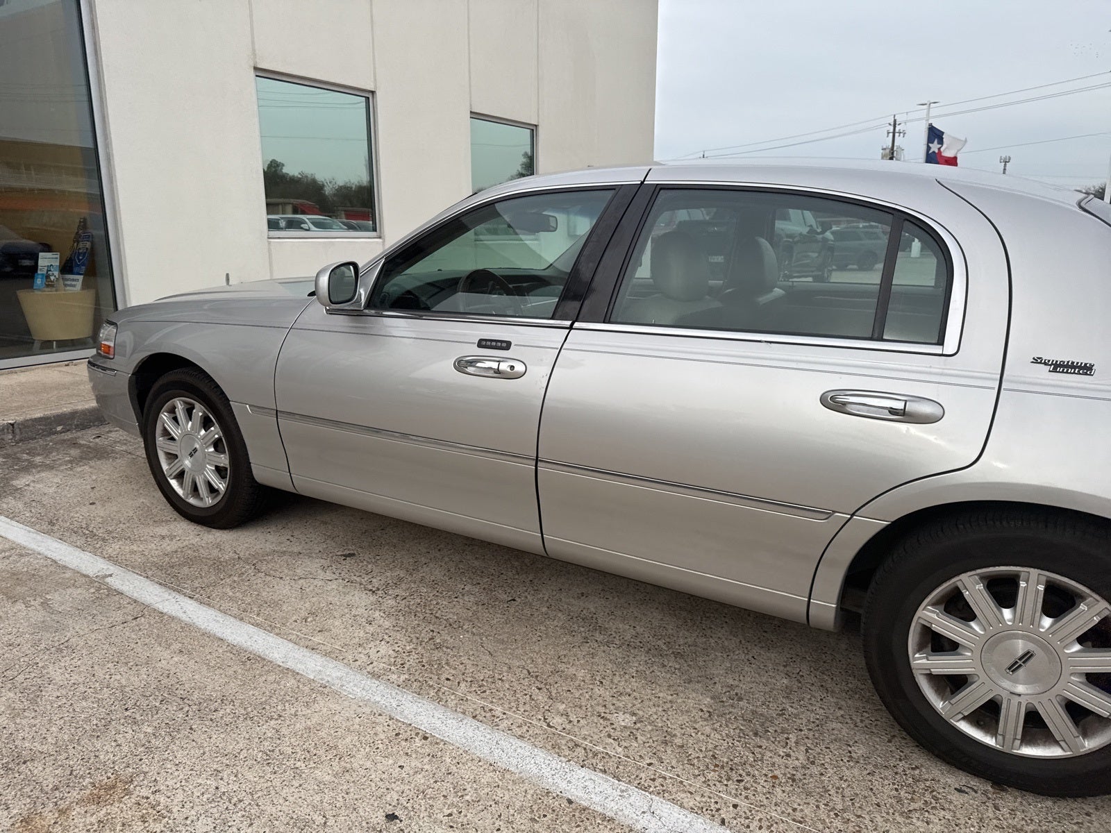 2009 Lincoln Town Car Signature Limited