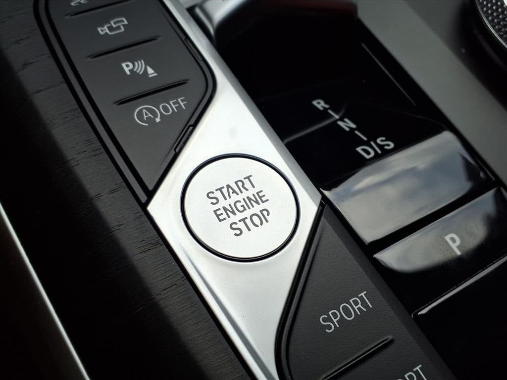 2024 BMW 3 Series 330i