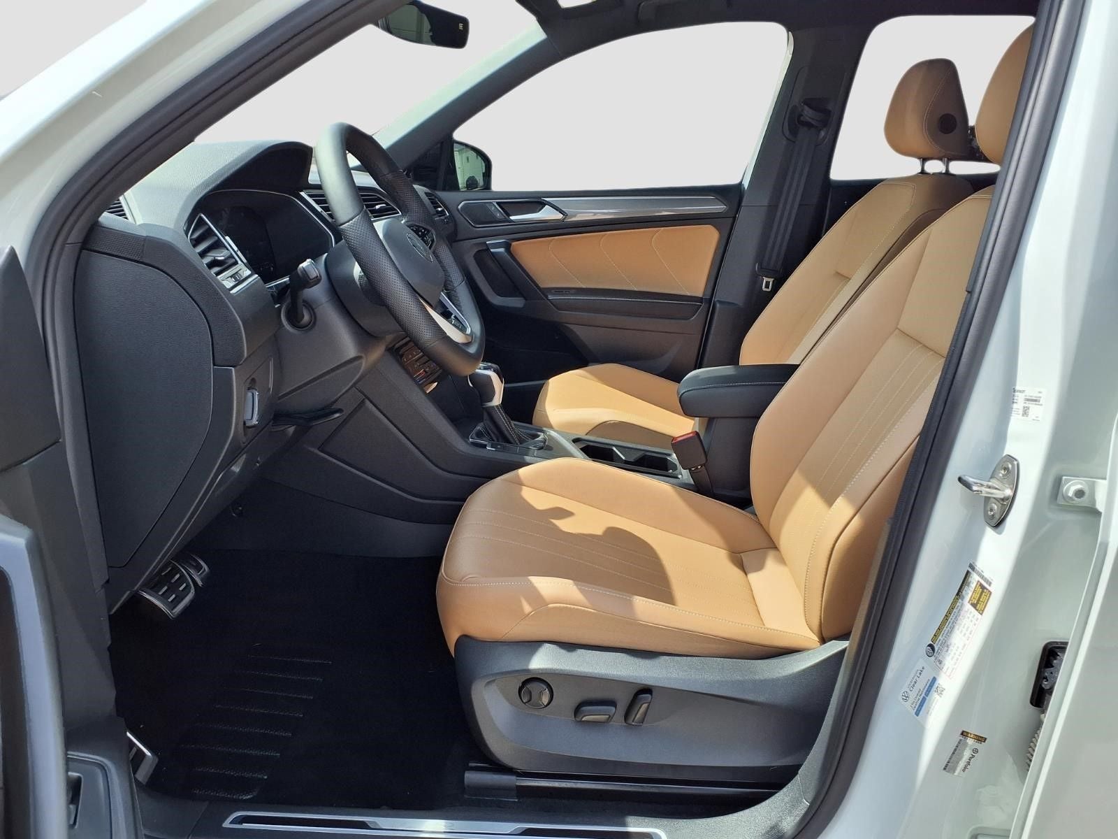 2024 Volkswagen Tiguan 2.0T SE R-Line Black