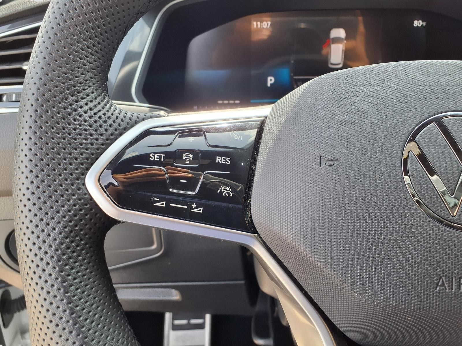 2024 Volkswagen Tiguan 2.0T SE R-Line Black