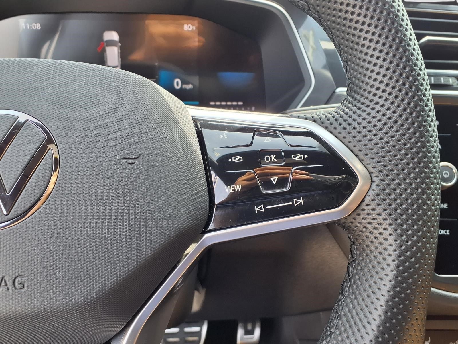 2024 Volkswagen Tiguan 2.0T SE R-Line Black