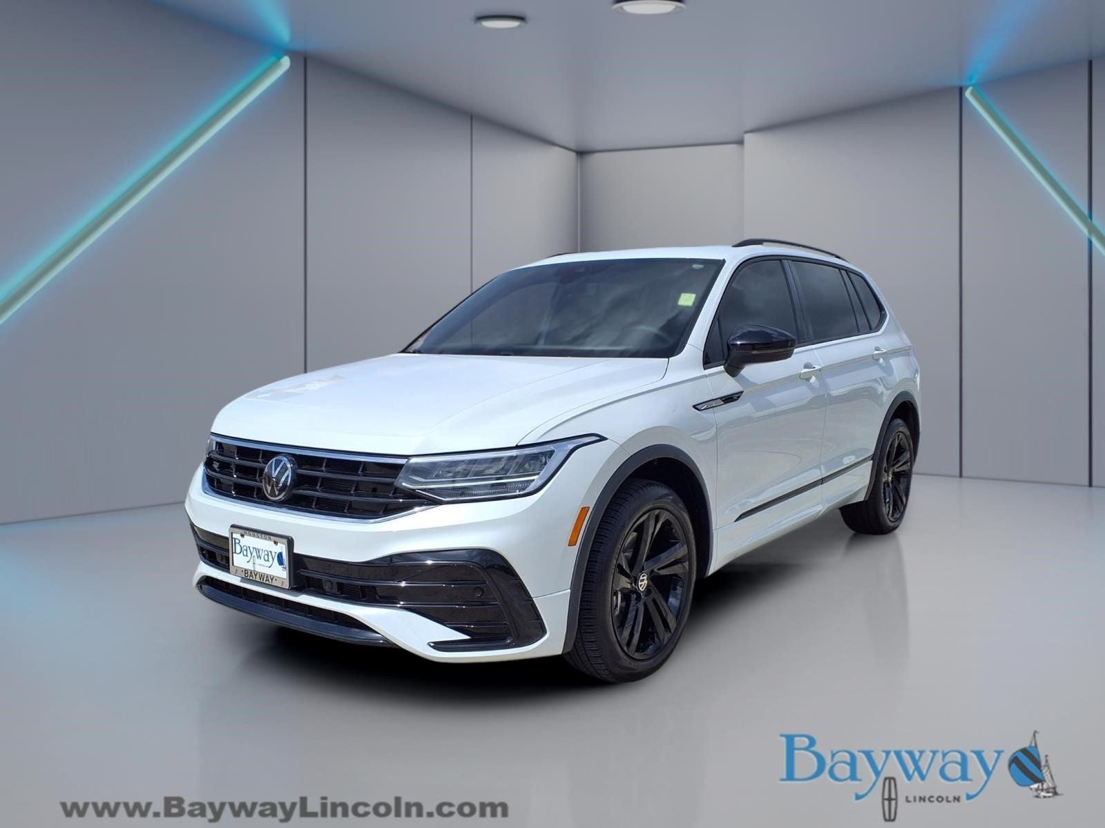 2024 Volkswagen Tiguan 2.0T SE R-Line Black