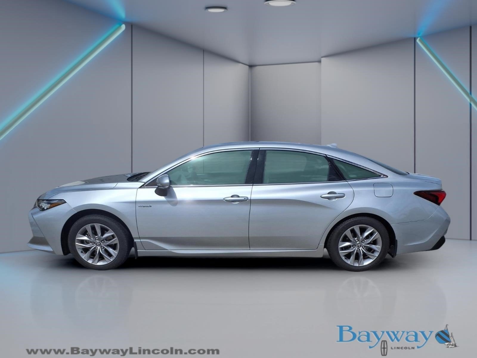 2020 Toyota Avalon Hybrid XLE Plus