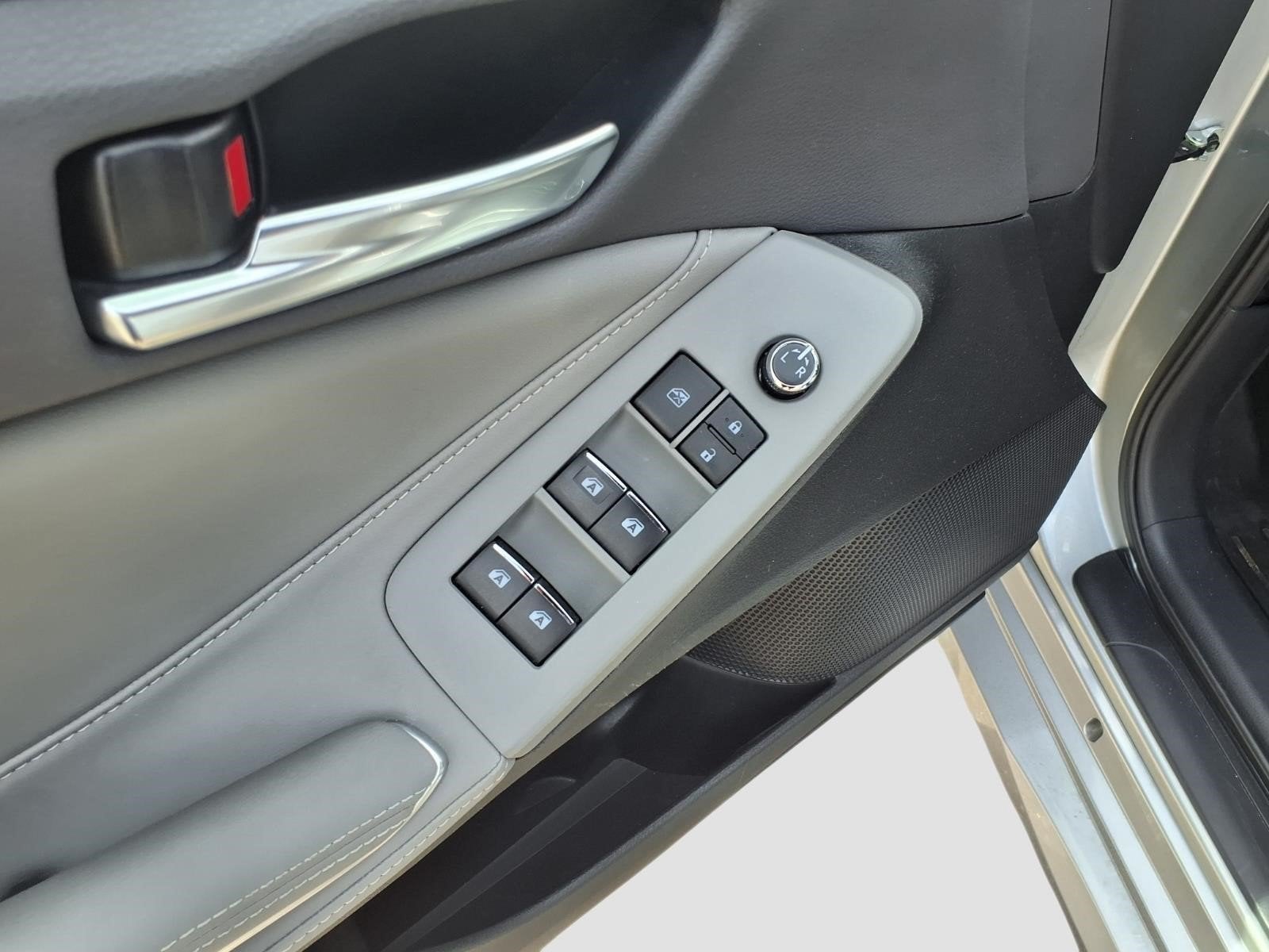 2020 Toyota Avalon Hybrid XLE Plus