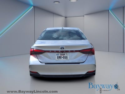 2020 Toyota Avalon Hybrid XLE Plus