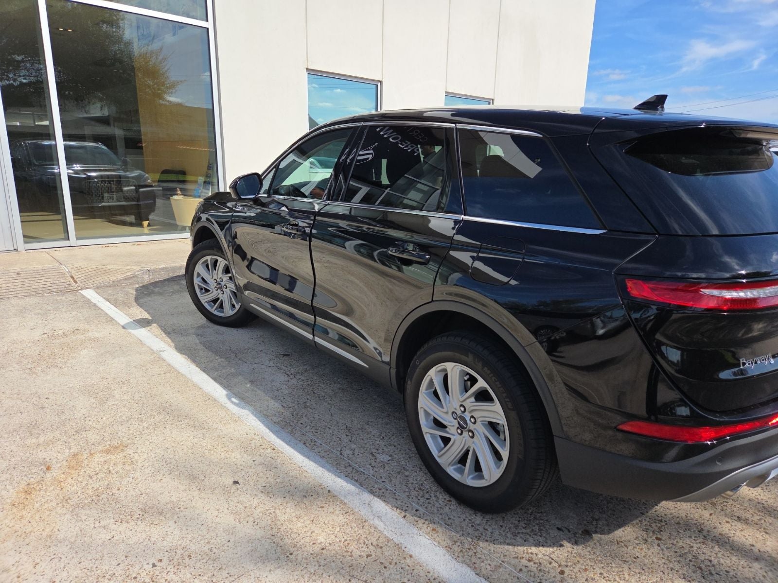 2023 Lincoln Corsair Standard