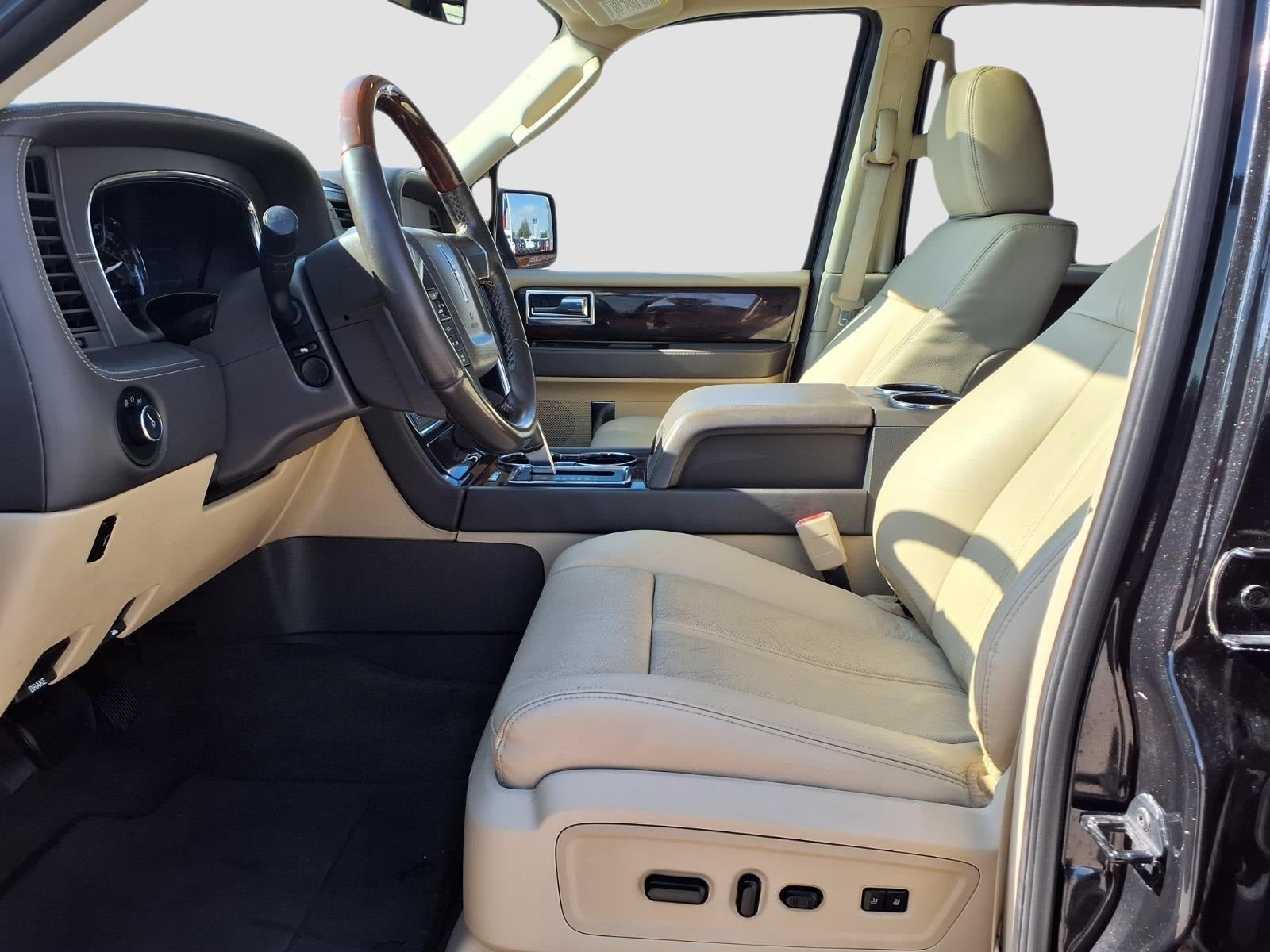2015 Lincoln Navigator Base
