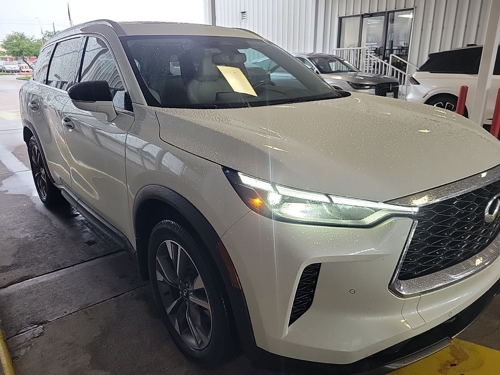 2022 INFINITI QX60 LUXE