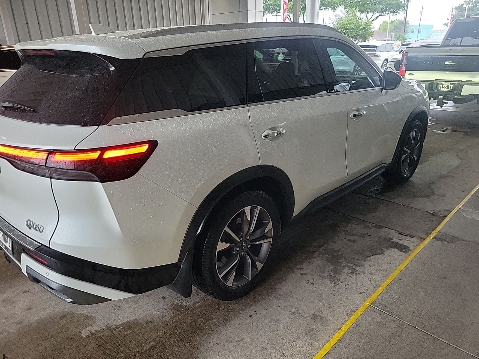 2022 INFINITI QX60 LUXE