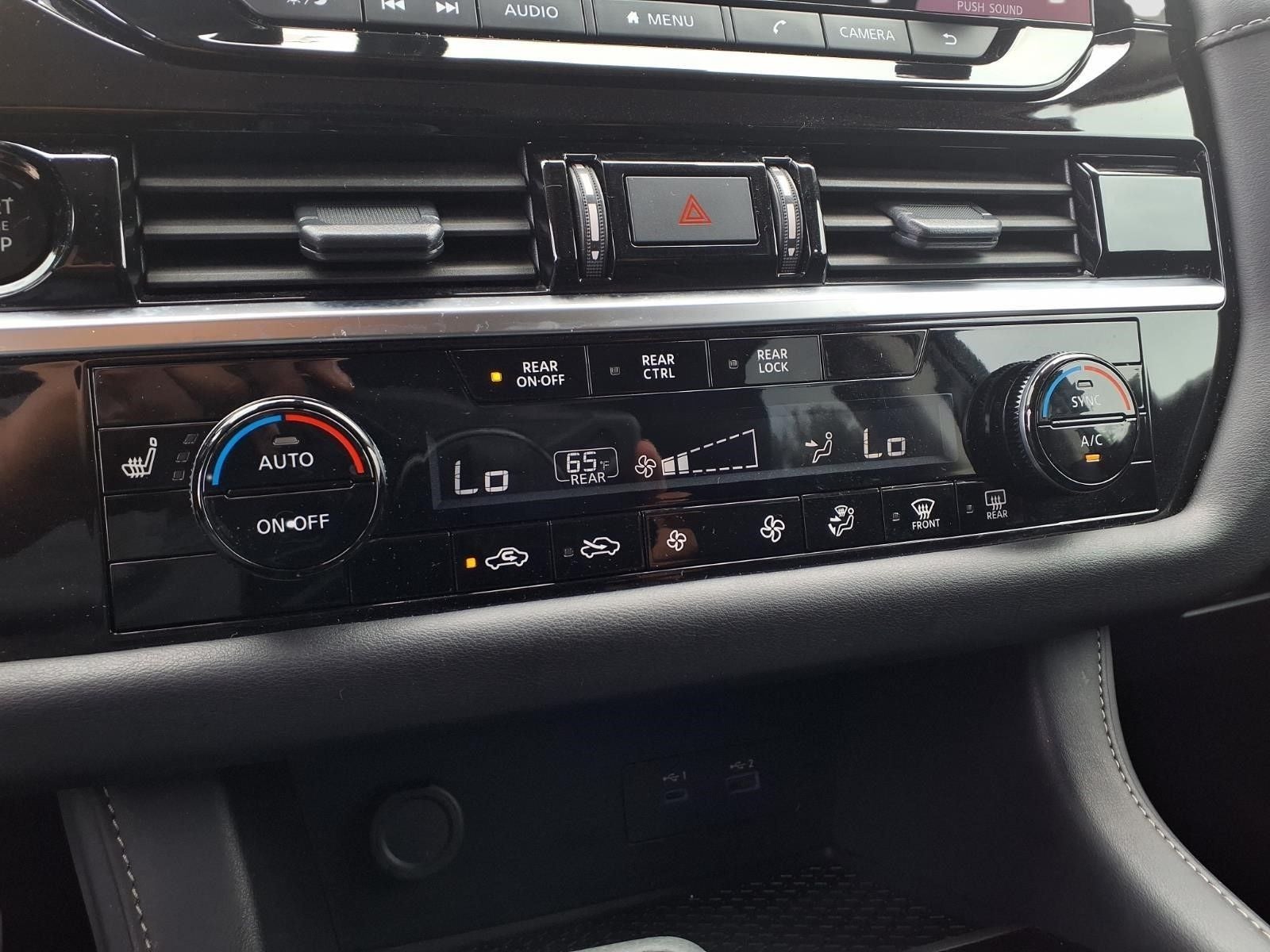 2025 Nissan Pathfinder SV