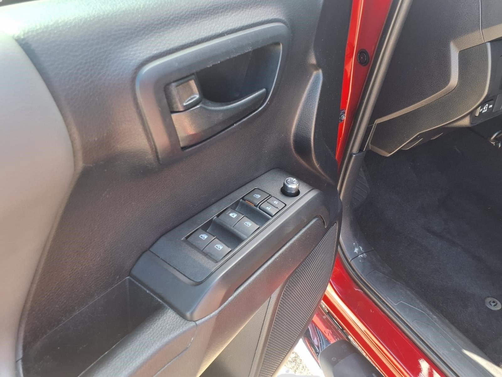2018 Toyota Tacoma SR