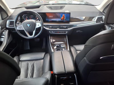 2025 BMW X7 xDrive40i