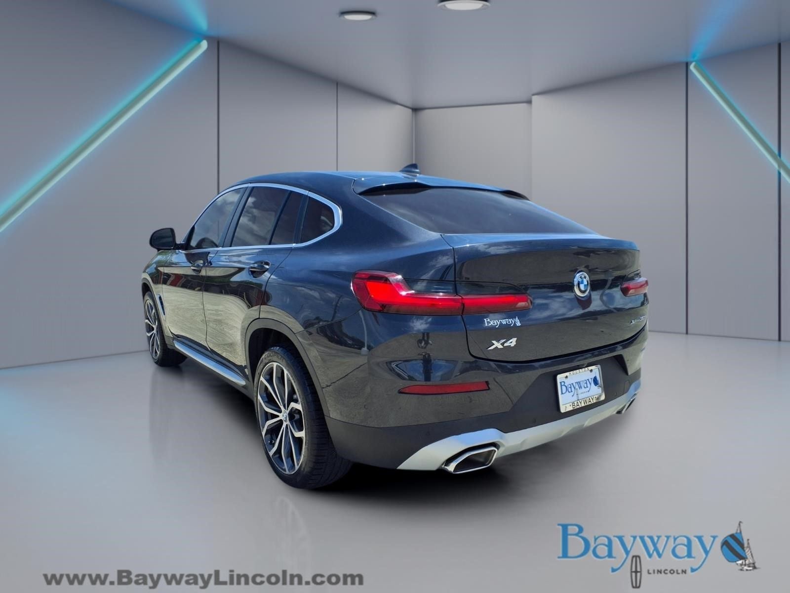 2025 BMW X4 xDrive30i