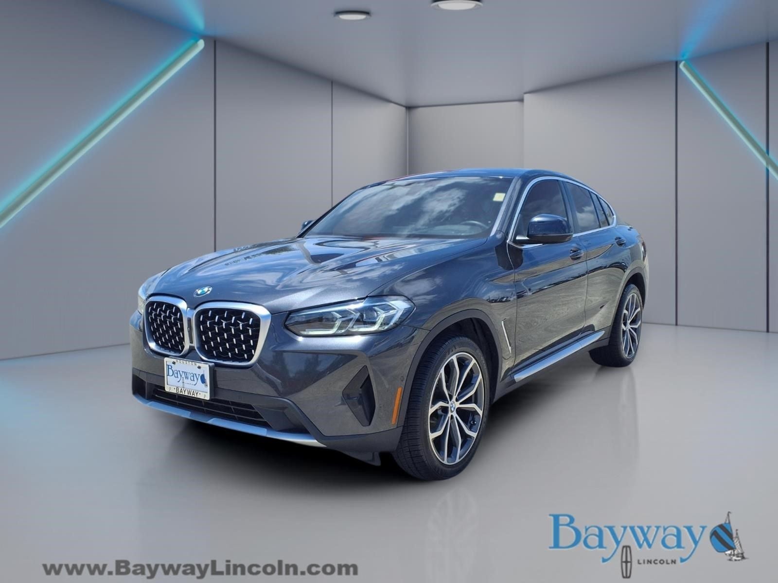 2025 BMW X4 xDrive30i