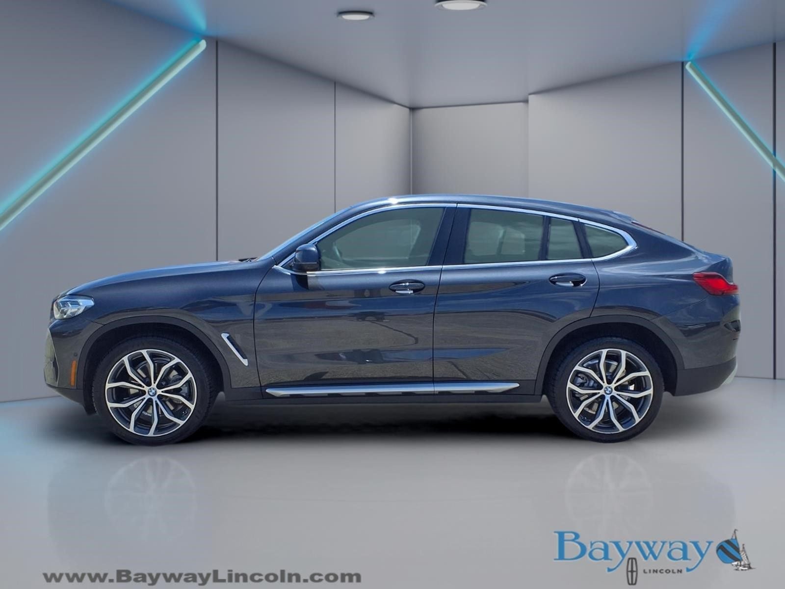 2025 BMW X4 xDrive30i