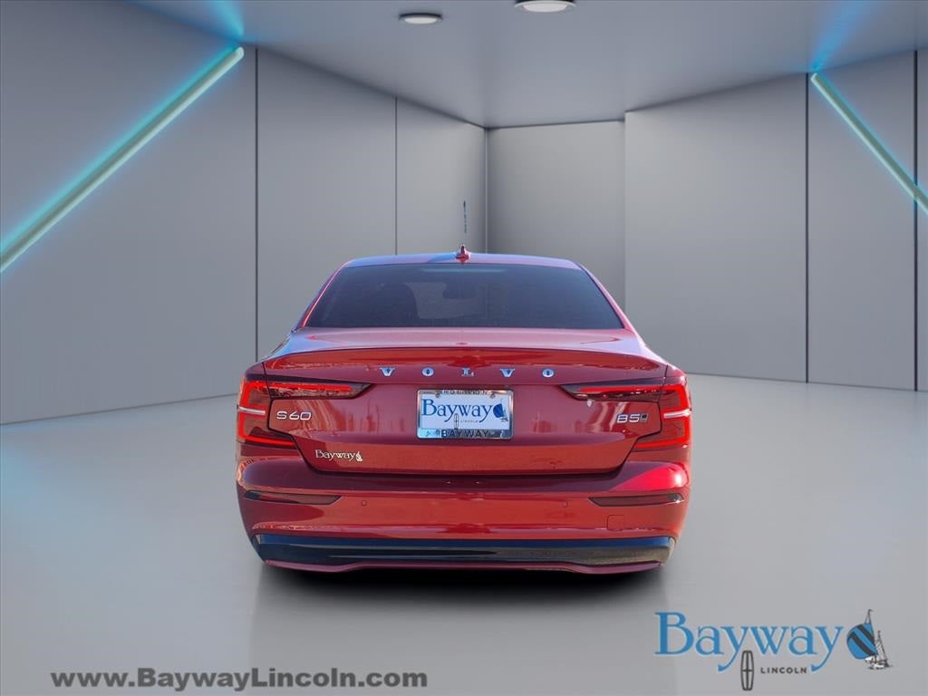 2024 Volvo S60 B5 Core Dark Theme