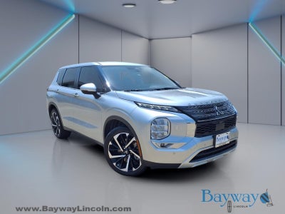 2022 Mitsubishi Outlander Base