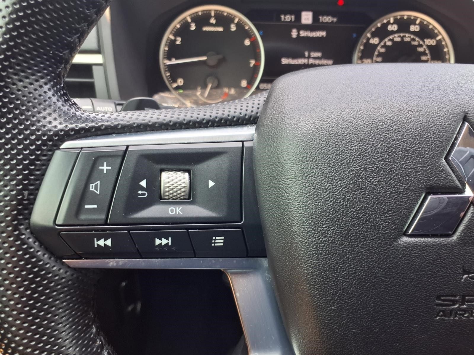 2022 Mitsubishi Outlander Base