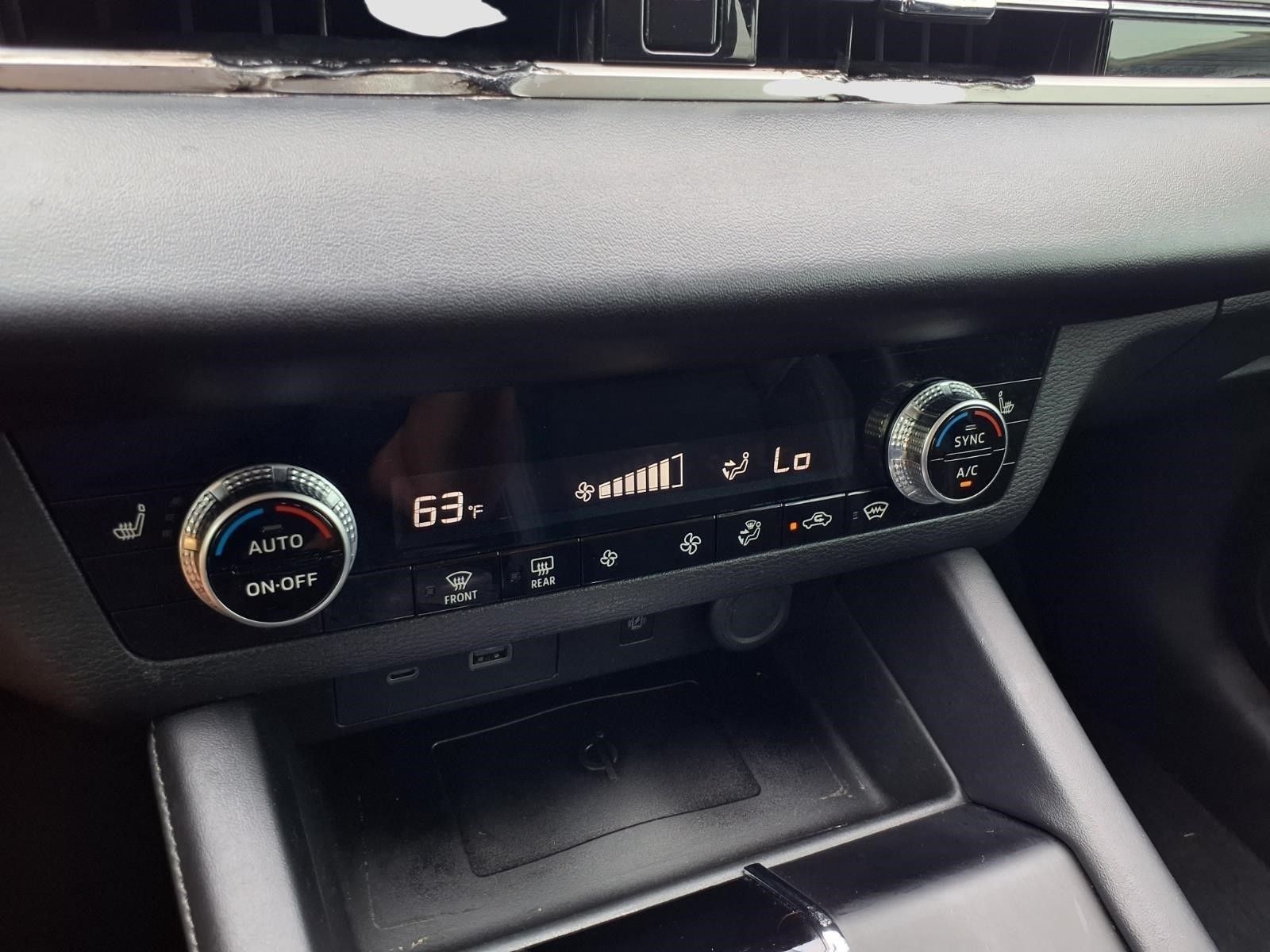 2022 Mitsubishi Outlander Base