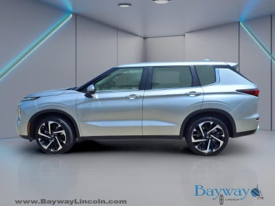 2022 Mitsubishi Outlander Base