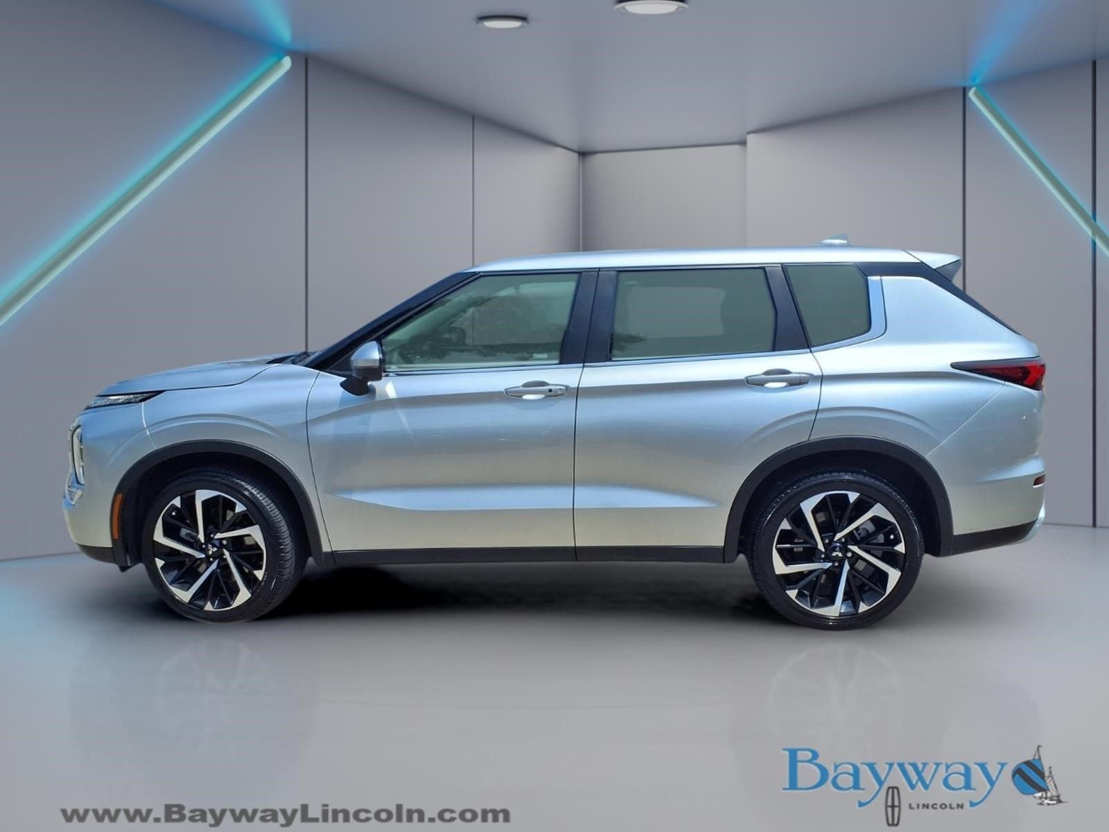 2022 Mitsubishi Outlander Base