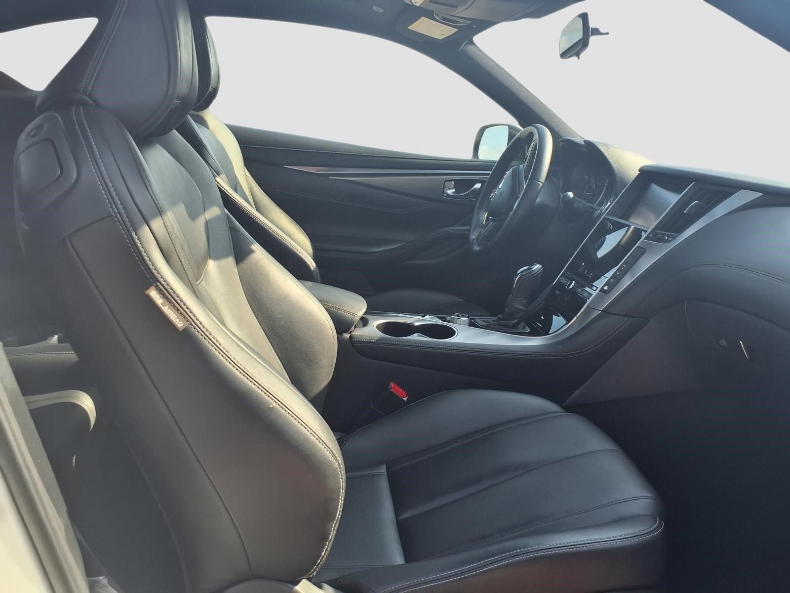 2017 INFINITI Q60 2.0t Base