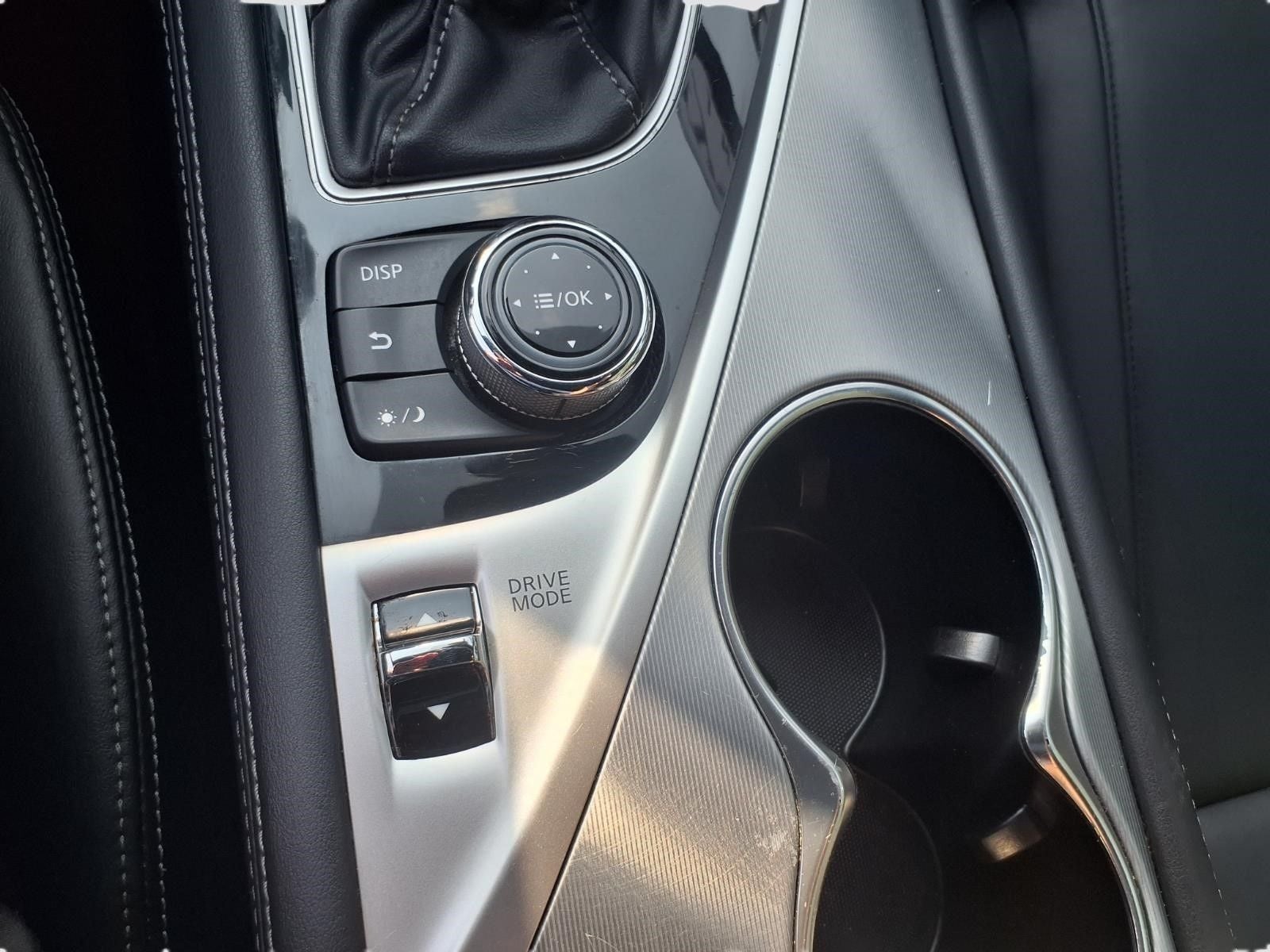 2017 INFINITI Q60 2.0t Base