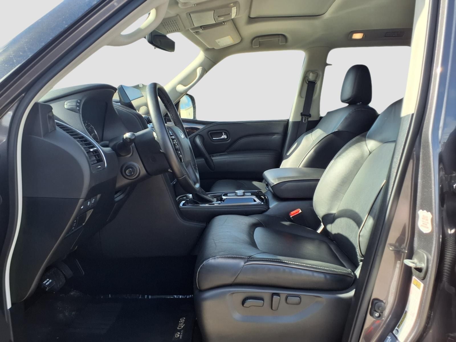 2024 INFINITI QX80 LUXE