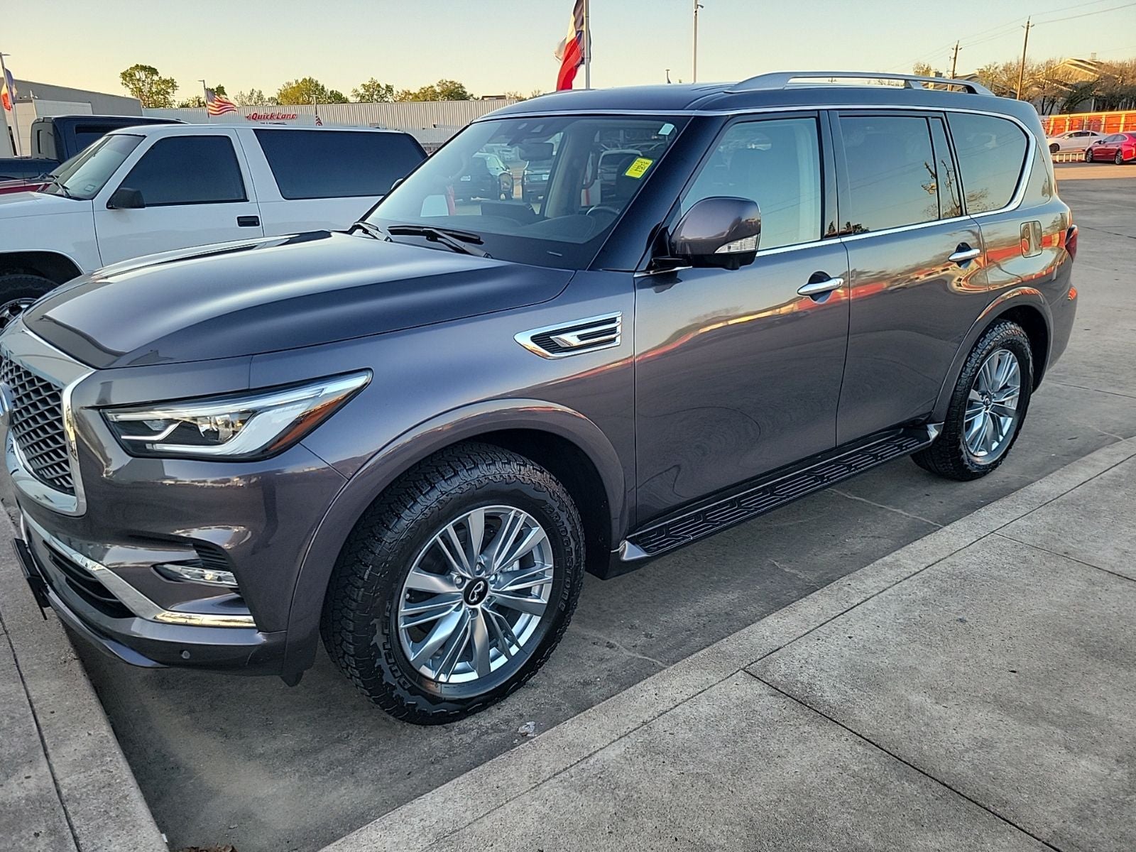 2024 INFINITI QX80 LUXE