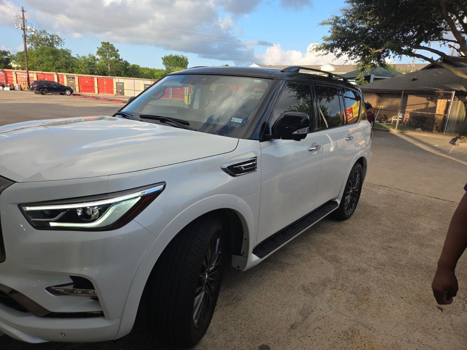 2023 INFINITI QX80 Premium Select
