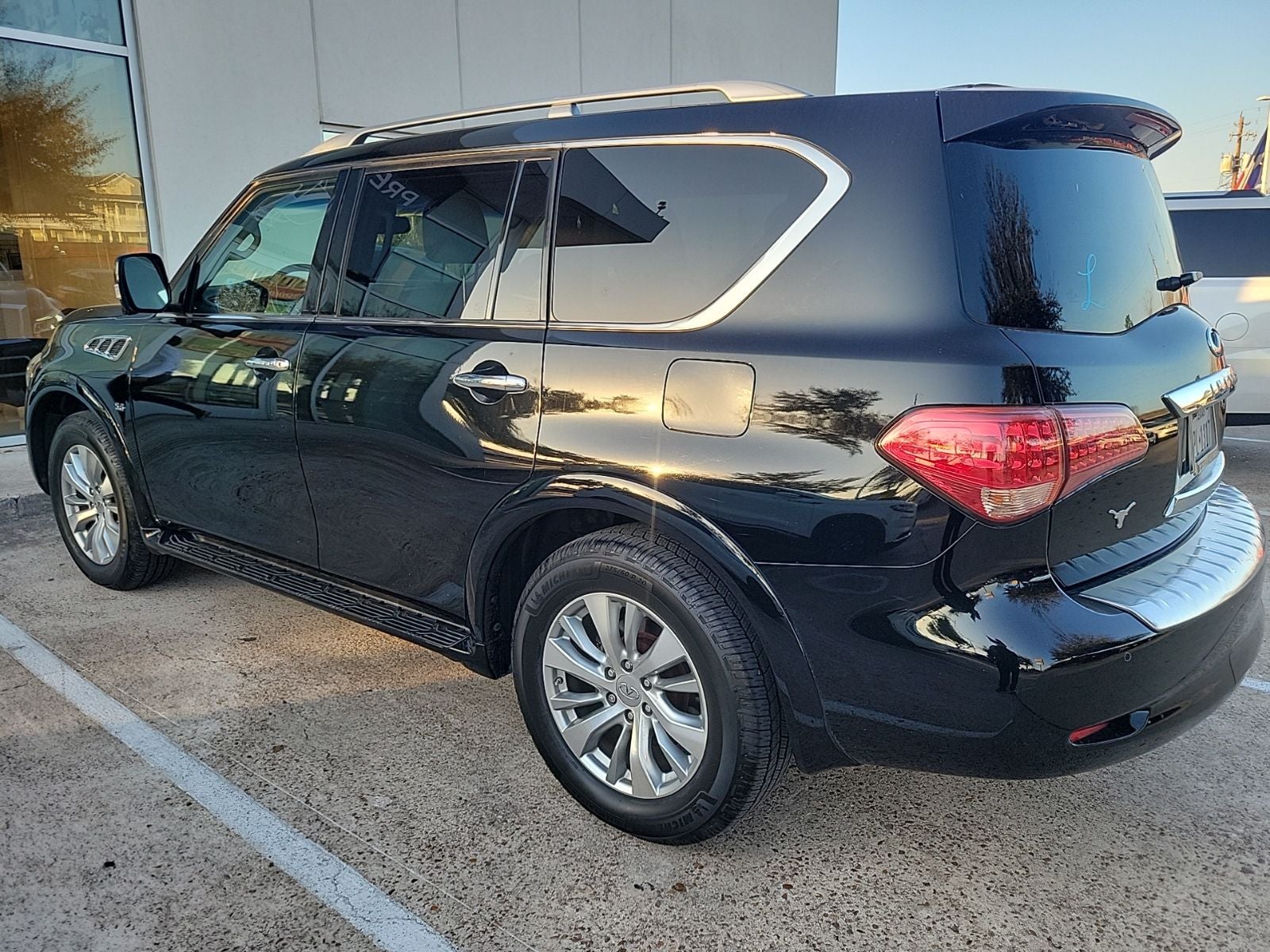 2017 INFINITI QX80 Base