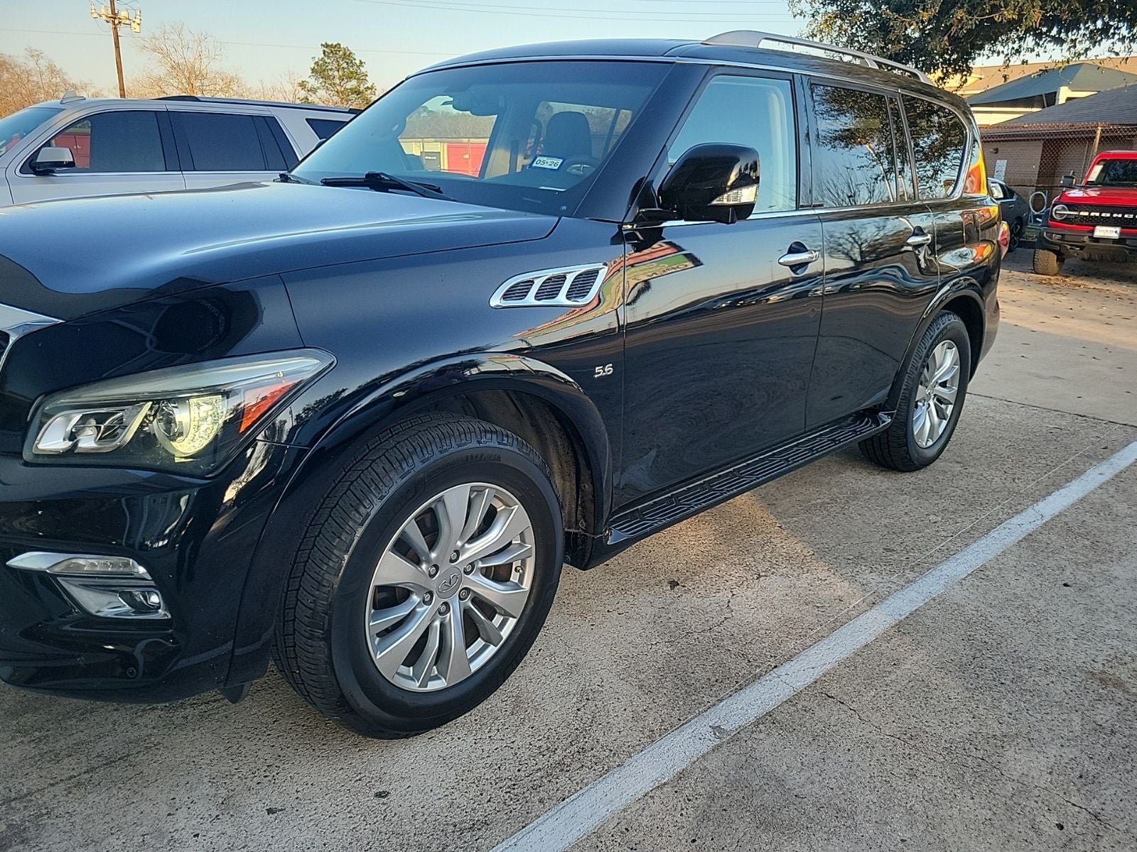2017 INFINITI QX80 Base