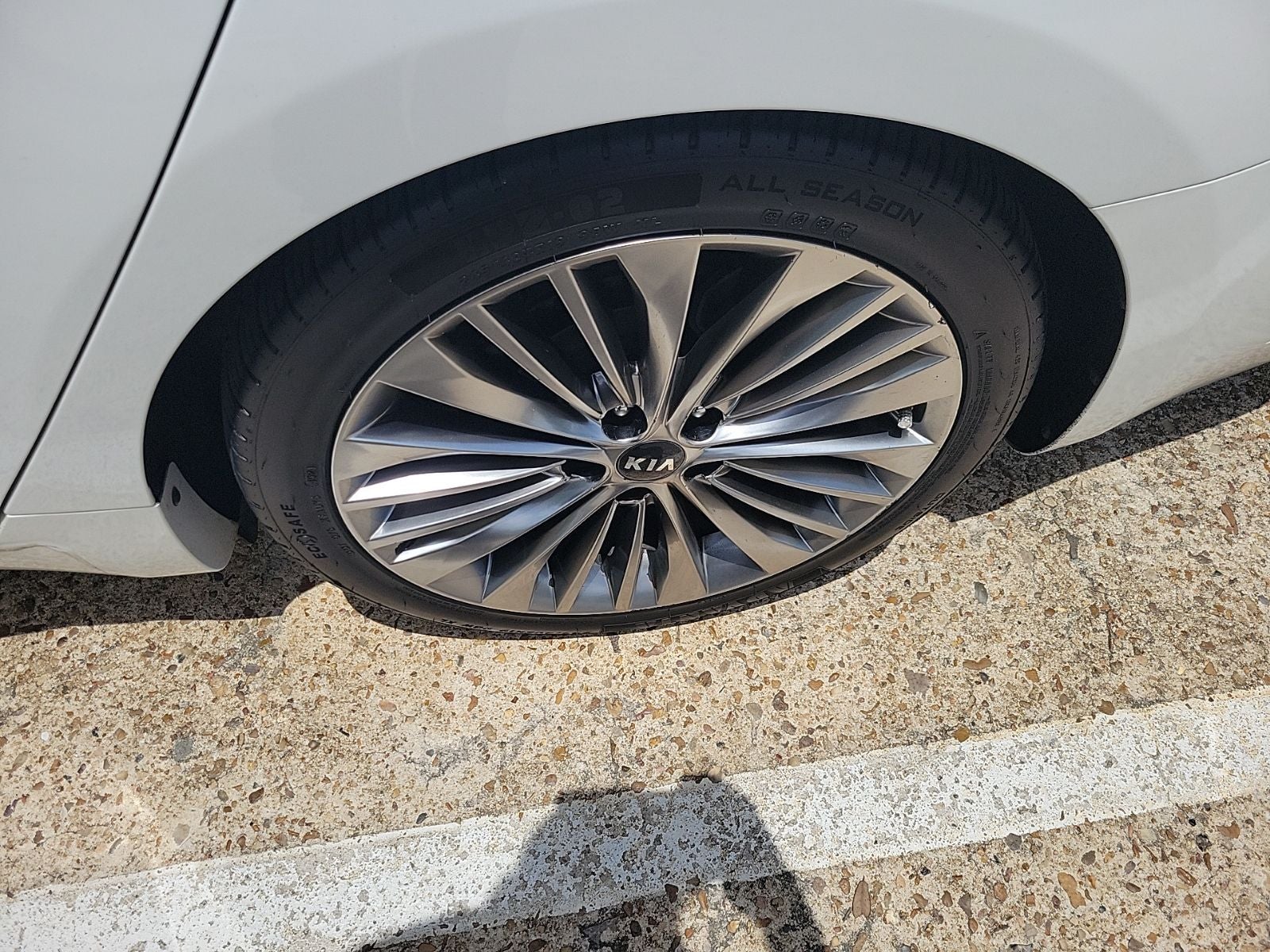 2017 Kia Cadenza Limited