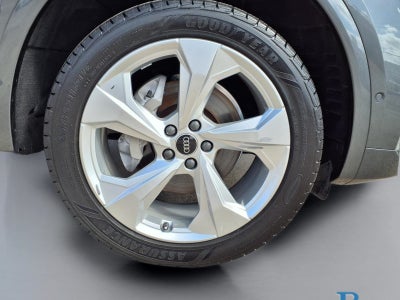 2023 Audi Q5 45 S line Prestige quattro