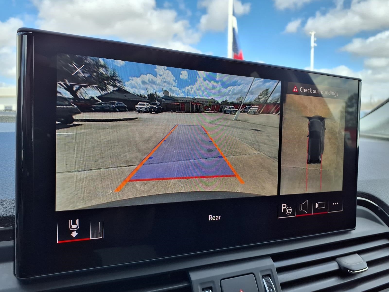 2023 Audi Q5 45 S line Prestige quattro