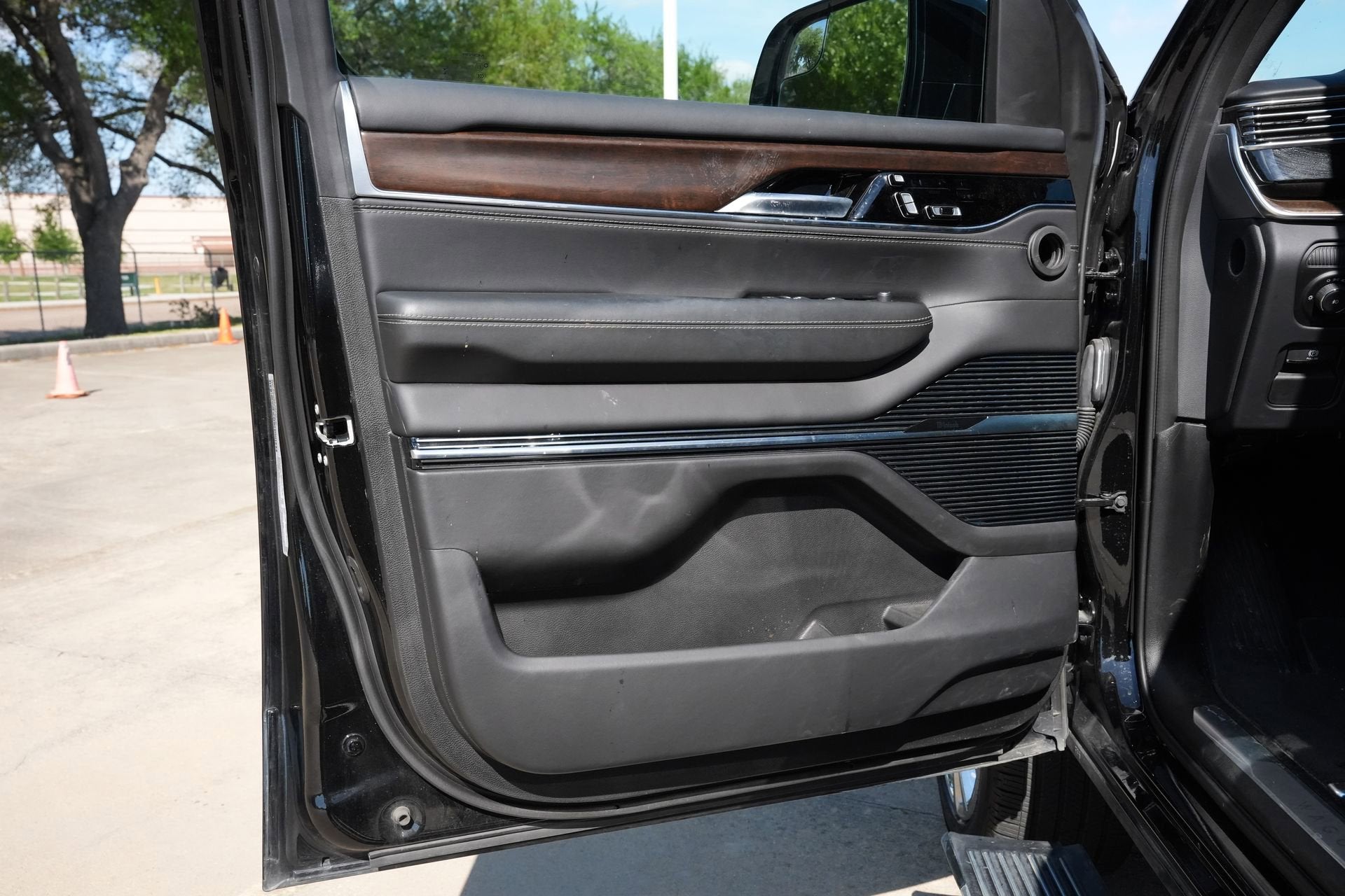 2022 Jeep Grand Wagoneer Series II