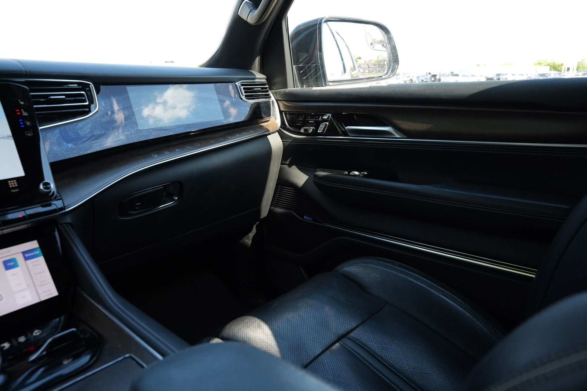 2022 Jeep Grand Wagoneer Series II