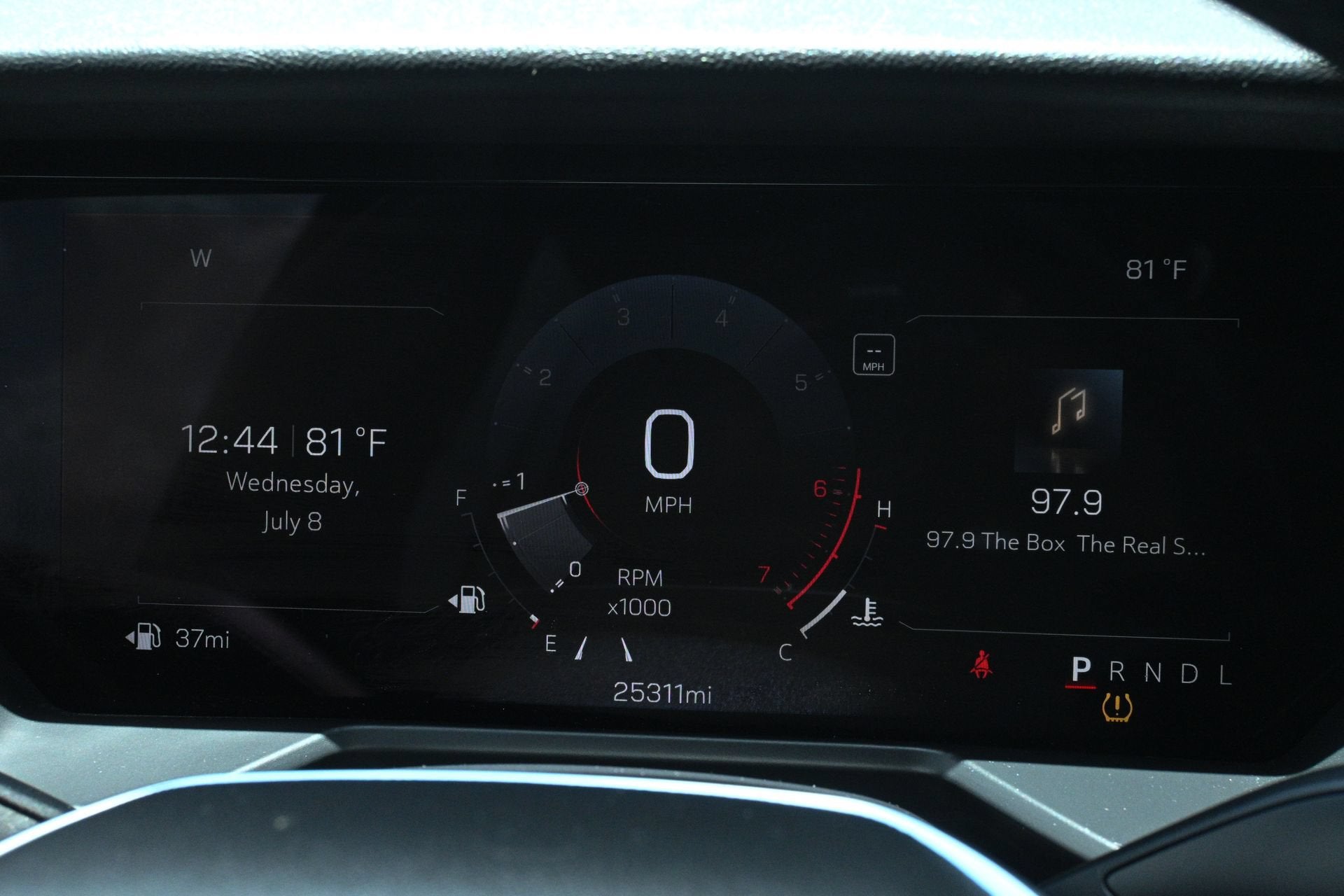 2024 GMC Acadia Elevation