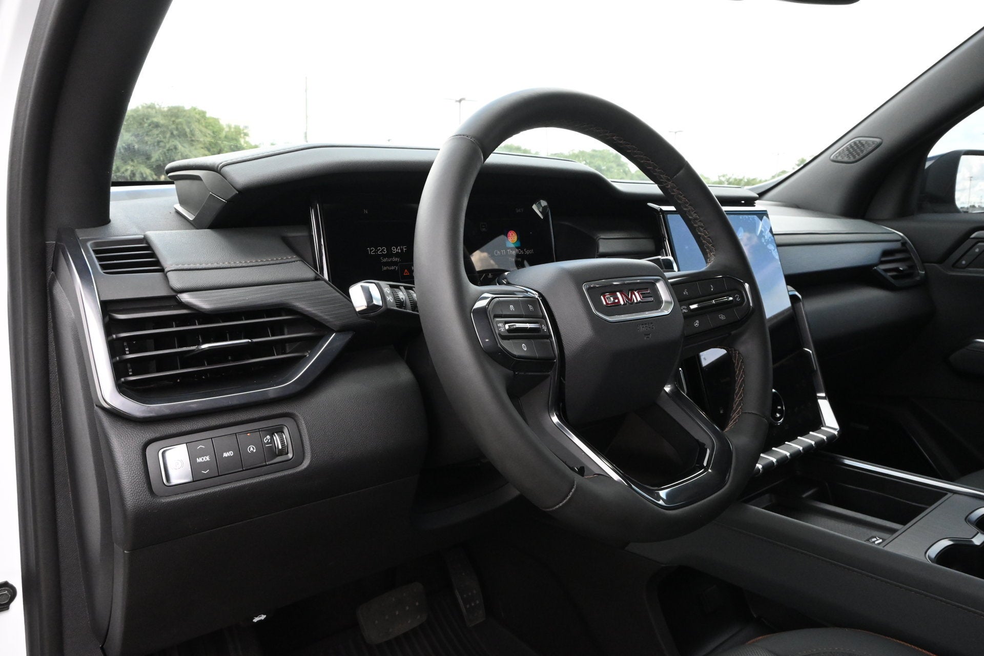 2025 GMC Acadia AT4