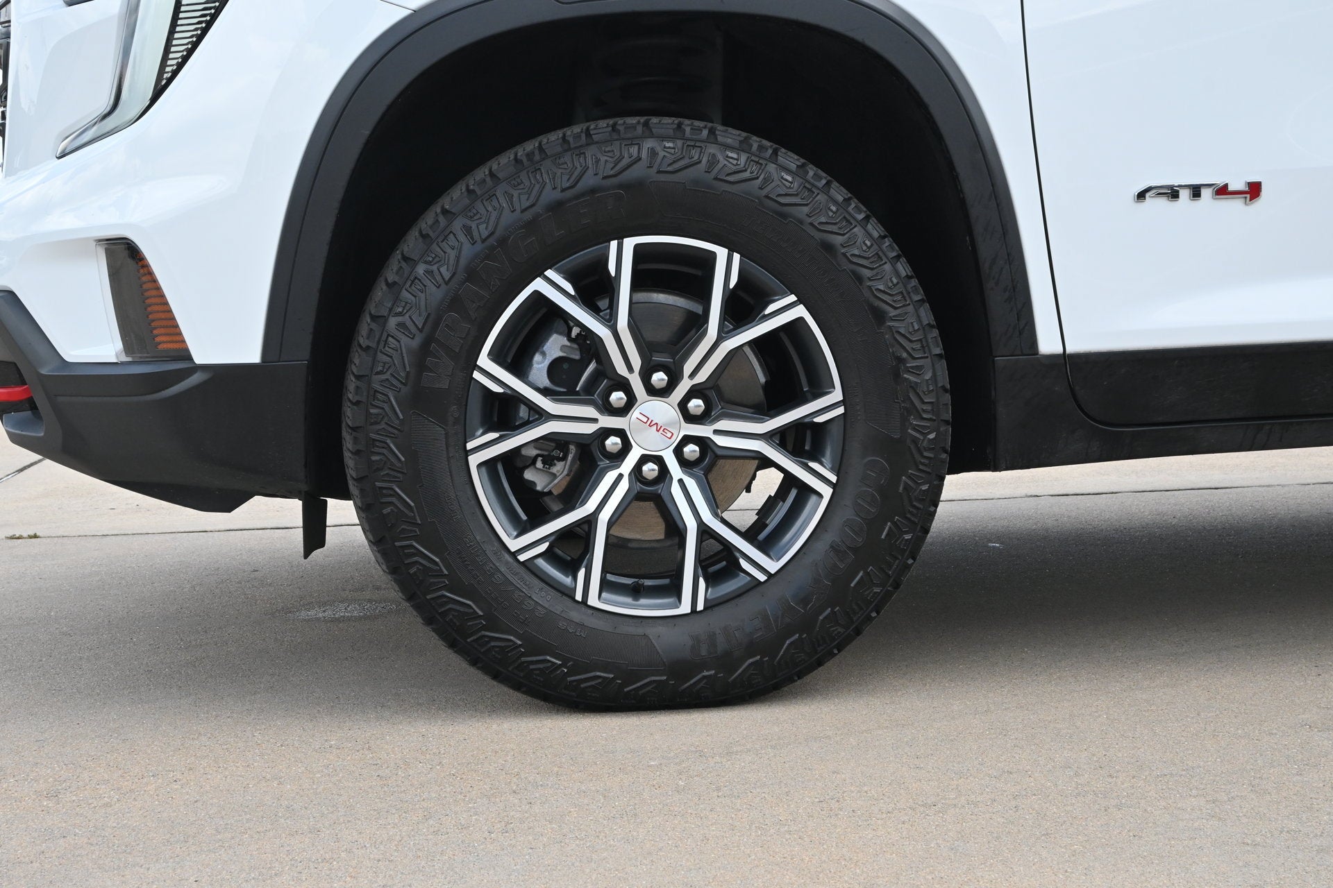 2025 GMC Acadia AT4
