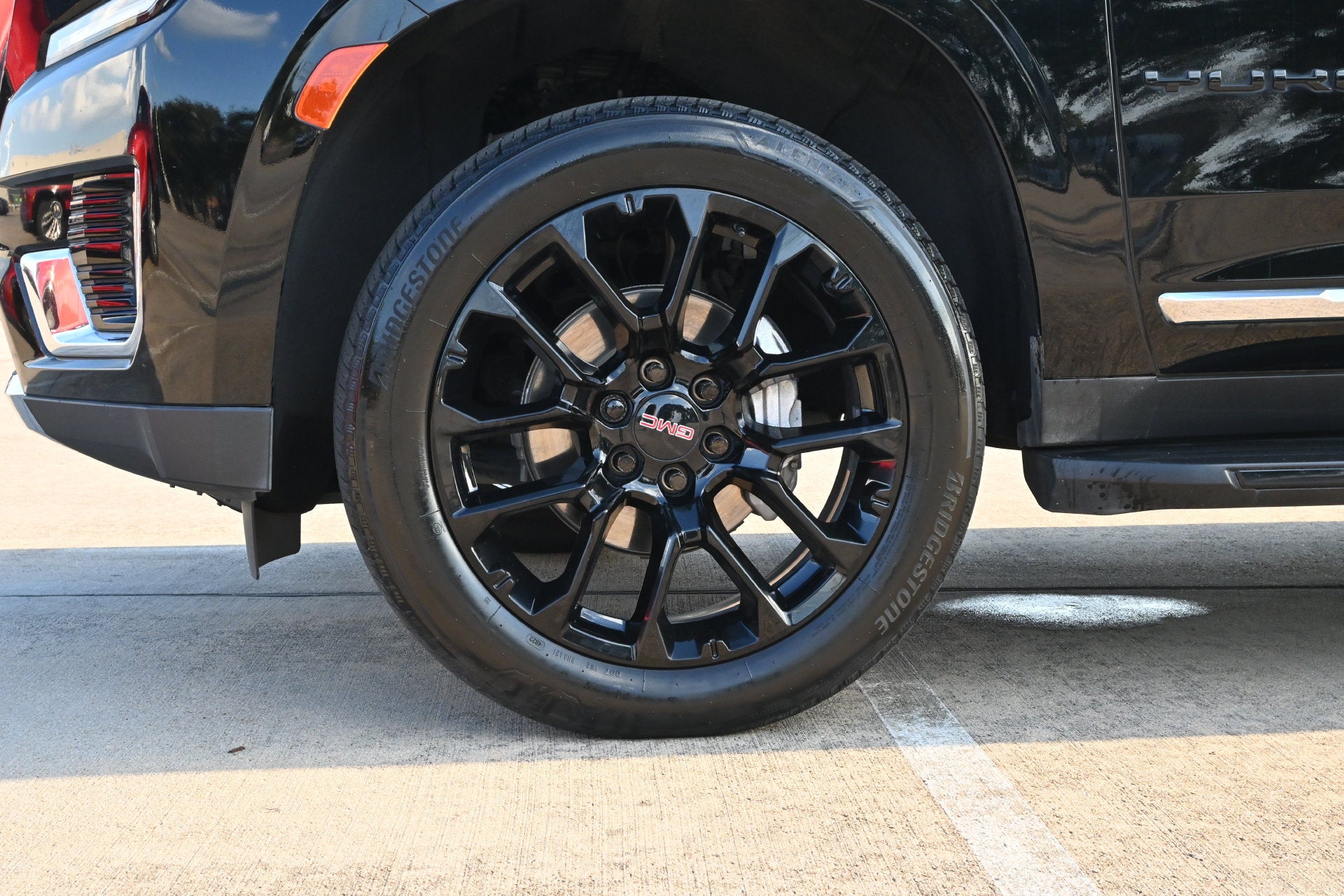 2024 GMC Yukon SLT
