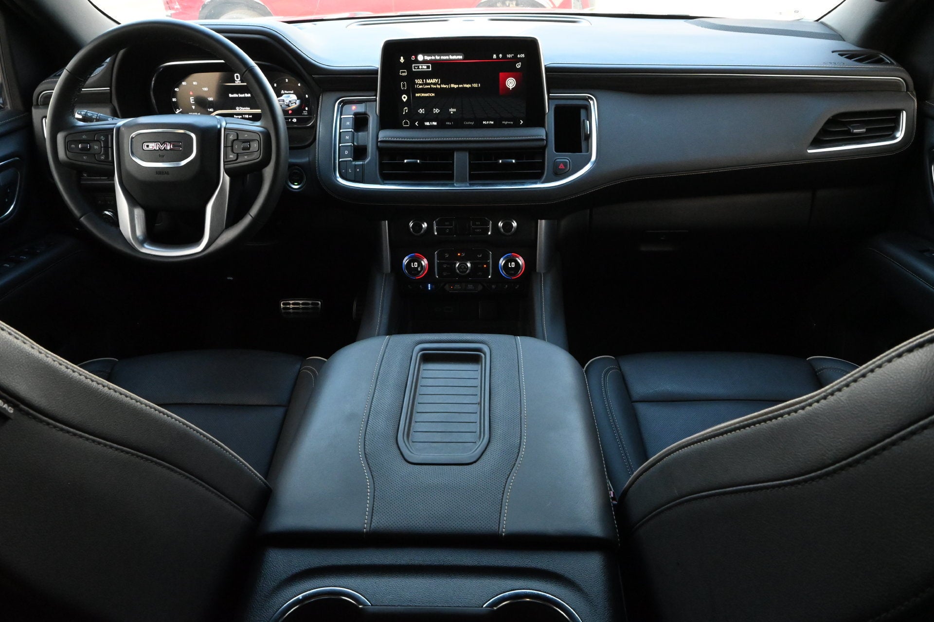 2024 GMC Yukon SLT