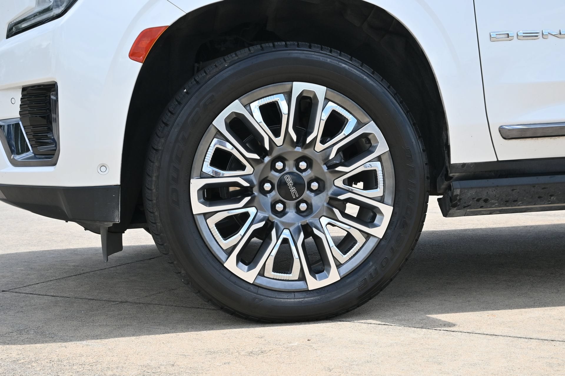 2023 GMC Yukon Denali Ultimate