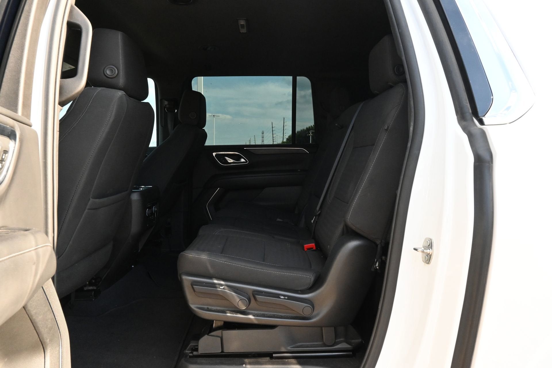 2023 Chevrolet Suburban LS