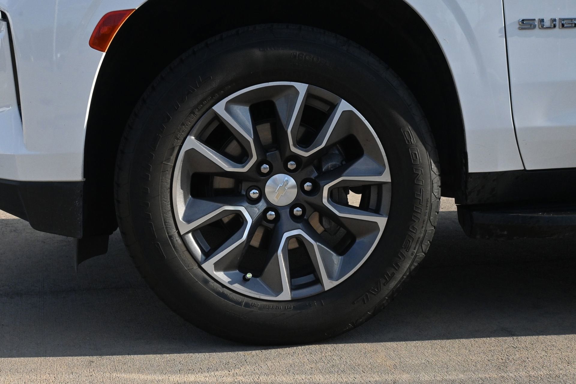 2023 Chevrolet Suburban LS