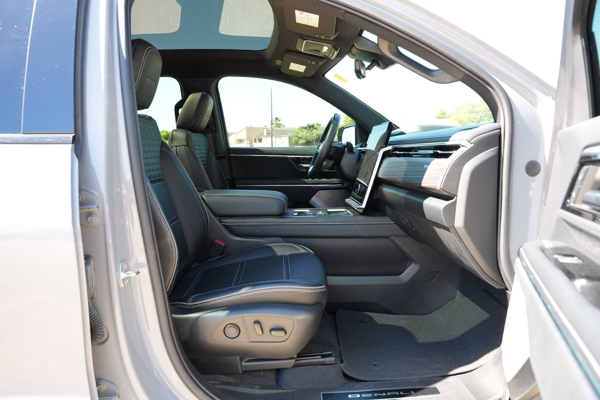 2024 GMC Sierra EV Denali Edition 1