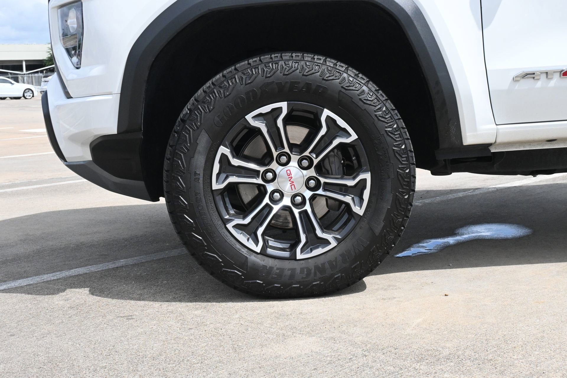 2024 GMC Canyon AT4