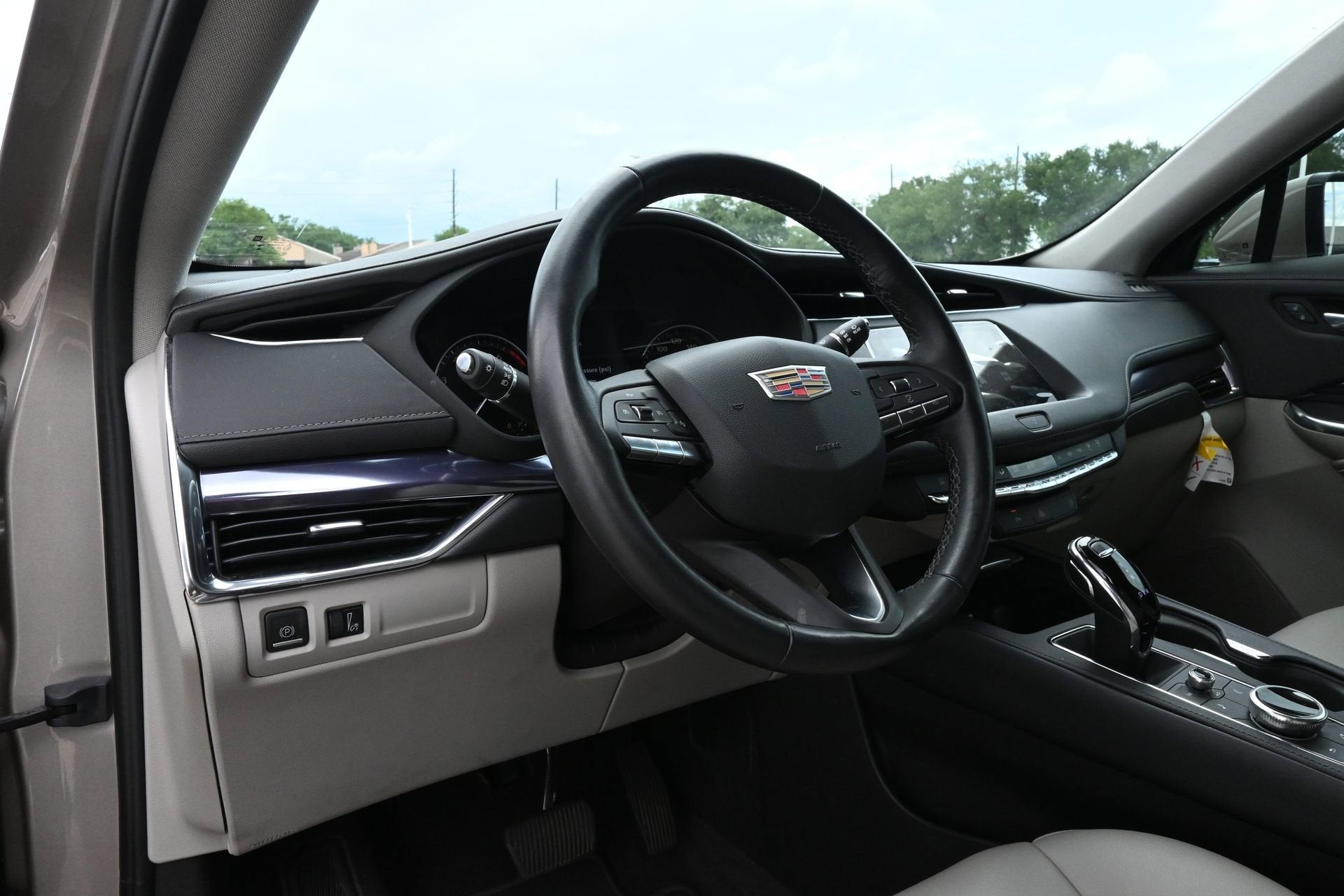 2023 Cadillac XT4 Luxury