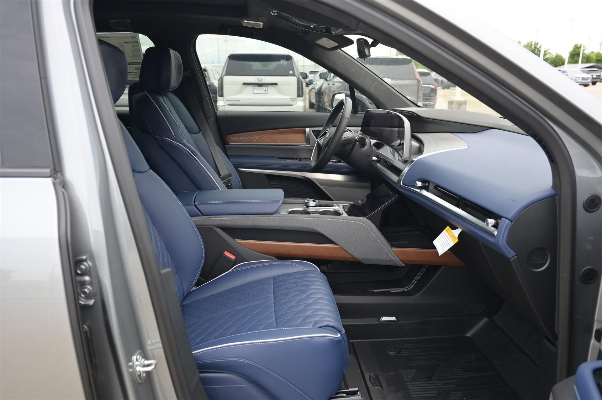 2026 Cadillac VISTIQ Premium Luxury